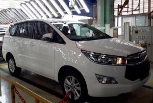 INNOVA 2.0E mới, màu trắng