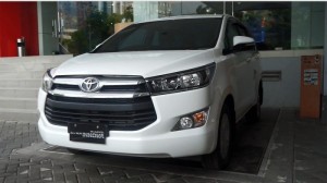 INNOVA 2.0E mới, màu trắng