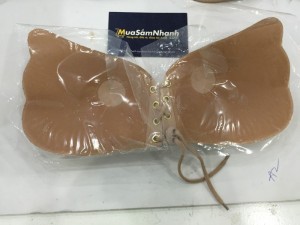 Áo Ngực Dán Cánh Tiên Tạo Khe Sâu Thần Kỳ Cho Vòng 1 Căng Tròn gây sức hút với phái mạnh.