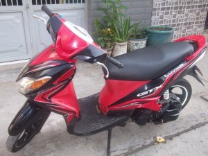 Yamaha Luvias màu đỏ-đen xe đẹp mới 95%