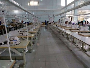 Máy vắt sổ 4 chỉ liền trục 747D