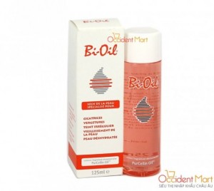 Tinh dầu Bi-oil được chiết xuất và tinh chế từ 100% thảo dược tự nhiên, Bi-Oil là nhãn hiệu hàng đầu thế giới về sản phẩm chống rạn nứt da và chống sẹo. Bi-Oil đã nhận được trên 135 giải thưởng khác nhau về chăm sóc da và trở thành sản phẩm bán chạy nhất ở 16 nước trên thế giới kể từ khi được giới thiệu đến thị trường tiêu dùng (năm 2002) .