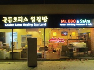 Ánh Sao Trẻ chúng tôi là một trong những đơn vị làm bảng hiệu quảng cáo tại TP.HCM, Chúng tôi có đội ngũ thợ có tay nghề cao nên luôn làm ra những bảng hiệu quảng cáo đẹp đạt tính thẫm mỹ cao, chúng tôi không chấp nhận việc giao khách hàng một bảng hiệu không đạt chất lượng