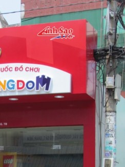 Với đội ngũ nhân viên tay nghề cao, có kinh nghiệm nhiều năm trong lĩnh vực thi công mặt dựng alu quảng cáo chúng tôi luôn đảm bảo công trình sớm tiến độ, giá rẻ và chất lượng. Đường phay sắc bén, không để lộ ốc vít bắn, chạy ron silicon nét căng từng sợi chì. Công trình ốp mặt dựng Alu của công ty Ánh Sao Trẻ không ngừng đổi mới mẫu mã và ngày càng phát triểu để phục vụ nhu cầu của quý khách hàng