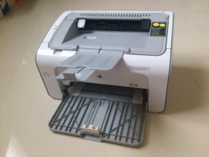 Máy in laszer trắng đen HP 1102, máy còn đẹp 95%