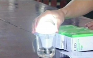 Kiểu dáng nhỏ gọn, thiết kế trang nhã, có thể sử dụng làm vật trang trí cho phòng khách,
