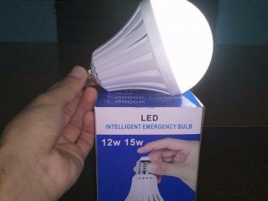 Khi mất điện, đèn có thể chiếu sáng liên tục trong khoảng 7 giờ.Rất thuận tiện khi cúp điện nhà bạn vẫn sáng trưng khi có điện.Nhanh tay liên hệ đặt mua ngay.