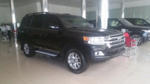 Đang có Toyota Landcruiser 5.7V8 Xuất Mỹ sản xuất 2016 mới 100%,