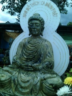 Tôn tượng Phật Thích Ca Mâu Ni 100% từ đá quý Chalcedony Việt Nam