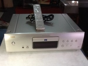 Bán chuyên CD denon 1500AE điện 220v 98%mới...