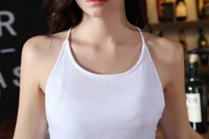Đầm cột dây phía sau