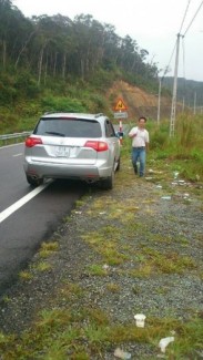 sau bên phai xe