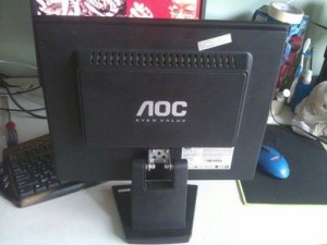 LCD 15in vuông sáng đẹp