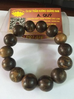 Vòng tay trầm hương