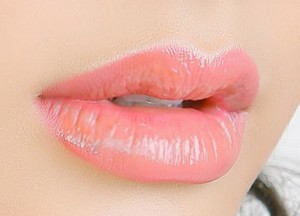 Phun môi pha lê bao nhiêu tiền