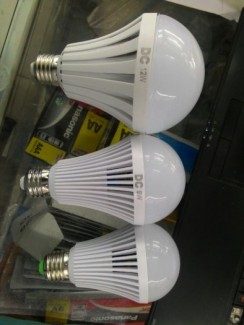 Đèn LED thông minh dùng điện 220V tự sáng khi mất điện