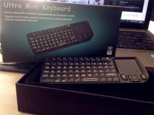 Ultra Mini Keyboard Bluetooth kiêm bút trình chiếu RT-UMK-100-RF