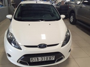 Bán Ford Fiesta 1.6 AT 05 cửa sx 2012 màu trắng