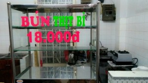 Xe bán bánh mì, thức ăn