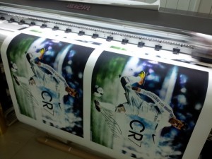 In Kỹ Thuật Số trực tiếp thực hiện in tranh canvas cho bạn trên hệ thống máy in hiện đại của mình | Bạn có thể dễ dàng đặt in test màu trước, bởi In Kỹ Thuật Số có máy in ngay tại xưởng.