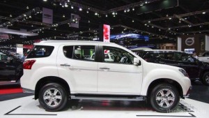 Isuzu 7 chỗ nhập khẩu, số tự động, giá tốt