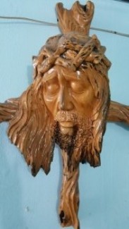 Tượng Đầu Chúa Giesu bằng gốc gỗ xá xị thơm.