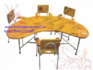 Công ty thiết bị giá dục việt chuyên sản xuất và nhập khẫu bàn ghế mầm non.
Ghế mầm non đúc từ nhựa PP có hai kích thước dành cho nhóm trẻ Cao 26cm , dành cho lớp chồi và lớp lá là 28cm
Thông thồng ghế mầm non có 4 màu chủ đạo: Đỏ, vàng, xanh lá, xanh dương
Bàn mầm non được làm từ nhựa cao cấp PP có kích thước dài 120cm rộng 60cm cao 50cm, Cũng có 4 màu chủ đạo là : Đỏ, vàng, xanh lá, xanh dương,