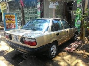 bên ngoài bóng loáng