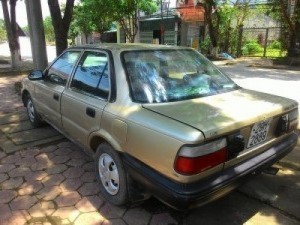 Cần bán oto toyota corolla 1992 màu vàng nhập