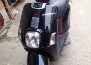 Cần bán yamaha cuxi màu vàng den xe đăng ký năm 2013. xe còn đẹp,