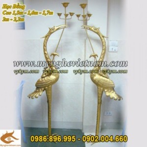 Các mẫu hạc đồng thờ cúng cung tiến bằng đồng.