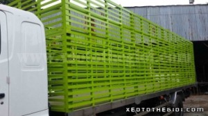 Bán xe Hino FC9JLSW 5 tấn thùng dài 6m8 chở gà giống, vịt giống