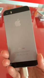 Cần bán em ip5s quốc tế gray