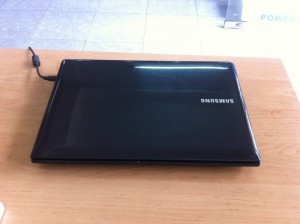 Laptop samsung R439, i3 380, 2G, 320G, gia re