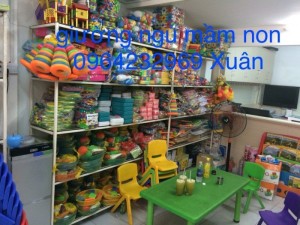 Công ty thiết bị giá dục việt chuyên sản xuất và nhập khẫu bàn ghế mầm non.
Ghế mầm non làm từ nhựa đúc, có hai kích thước dành cho nhóm trẻ Cao 26cm , dành cho lớp chồi và lớp lá là 28cm
Bàn cao 48cm và 52cm
Thông thồng ghế mầm non có 4 màu chủ đạo: Đỏ, vàng, xanh lá, xanh dương
Bàn mầm non được làm từ nhựa cao cấp PP có kích thước dài 120cm rộng 60cm cao 50cm, Cũng có 4 màu chủ đạo là : Đỏ, vàng, xanh lá, xanh dương,