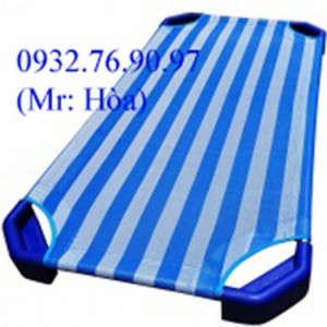 Giường vải lưới sợi textilen, chân nhựa đúc, khung bằng kẽm cứng và chắc. Giường nằm rất êm và thoáng mát, dễ thoát nước