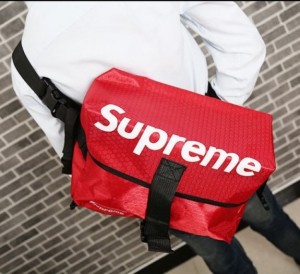 Túi đeo chéo Supereme Đà Nẵng