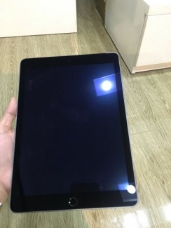 Cần bán gấp ipad air 2 black 16gb