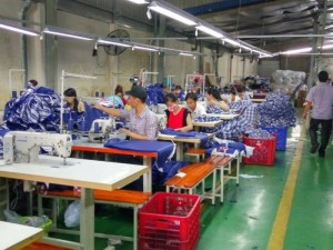 Chuyền may theo công đoạn tại Xưởng may gia công Trang Trần