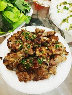 Sườn cọng nướng . được ướp công thức đặt biệt rất ngon. 300k/kg
