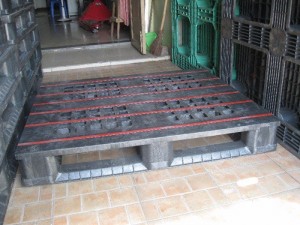 Thanh lý pallet nhiều màu quảng bình