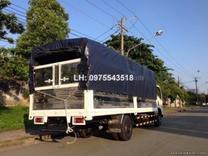 Xe tải Isuzu mui bạt NQR75L 5.5 tấn thùng dài 5.7m nhập khẩu Nhật Bản