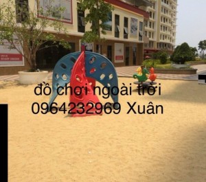 Cầu trượt liên hoàn:
Kích thước: dài 1050cm rộng 800cm, cao 300cm
Gồm 1 cầu trượt đơn, 1 cầu trượt đôi ,1 cầu trượt xoắn, 12 thang leo đứng,1 ống chui, 2 mái , 5 sàn sắt sơn tỉnh điện,
Khung bằng sắt ống phi 114cm, sơn tỉnh điện
Phù hợp với chơi vận động ngoài trời, cho các công viên, các sân chơi ngoài trời, cho các bé lứa tuổi mầm non