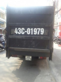 Cần bán xe tải mui phủ ISUZU. Xe ít chạy nên rất mới. Xe có tải nâng, thùng kín, có điều hòa, đầu DVD đầy đủ