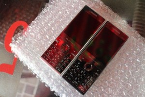 1 cặp đen trắng htc rose nhật brandnew fullbox 29/7