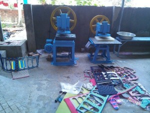 Máy làm dép kẹp,dép xốp