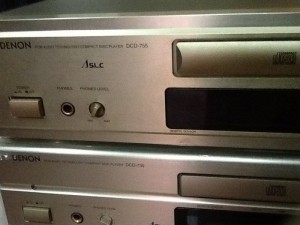 Bán chuyên CD denon  755  hàng bãi mới đẹp hàng tuyển chọn