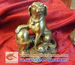 Con Chó đồng ngồi tiền, bằng đồng cao 15, vật phẩm phong thủy cho người hợp Tuất
Chất liệu: Đồng
Kích thước: 13x10x8cmp