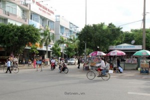 Gia đình chuyển ra bắc định cư, sang gấp lô góc 2 mặt tiền + 4 dãy nhà trọ