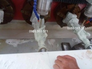 đang gia công tinh tượng phật quan âm